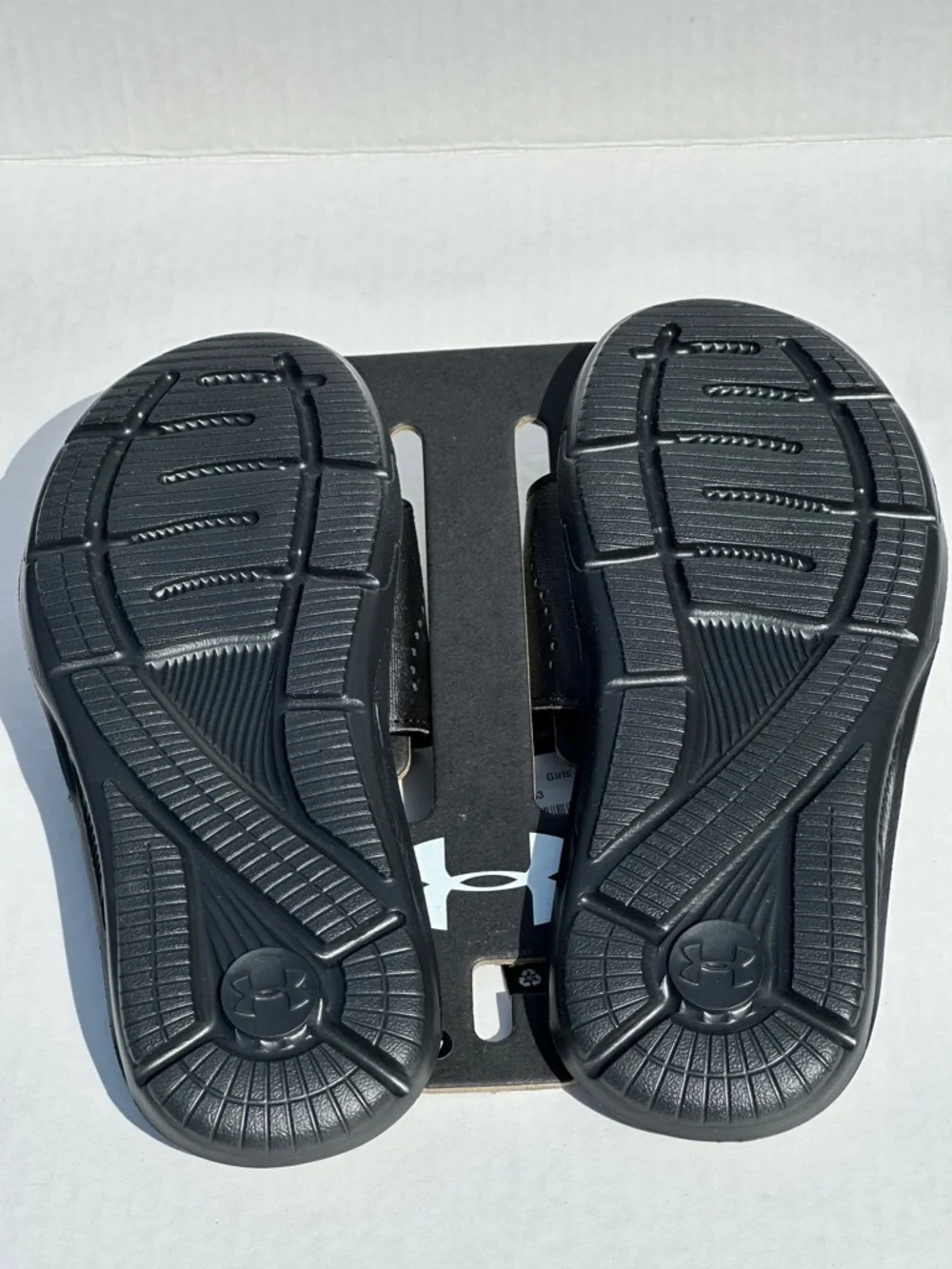 Under Armour Girls Black / Floral Slides Sandals Flip Flop Youth 1Y 4Y NEW